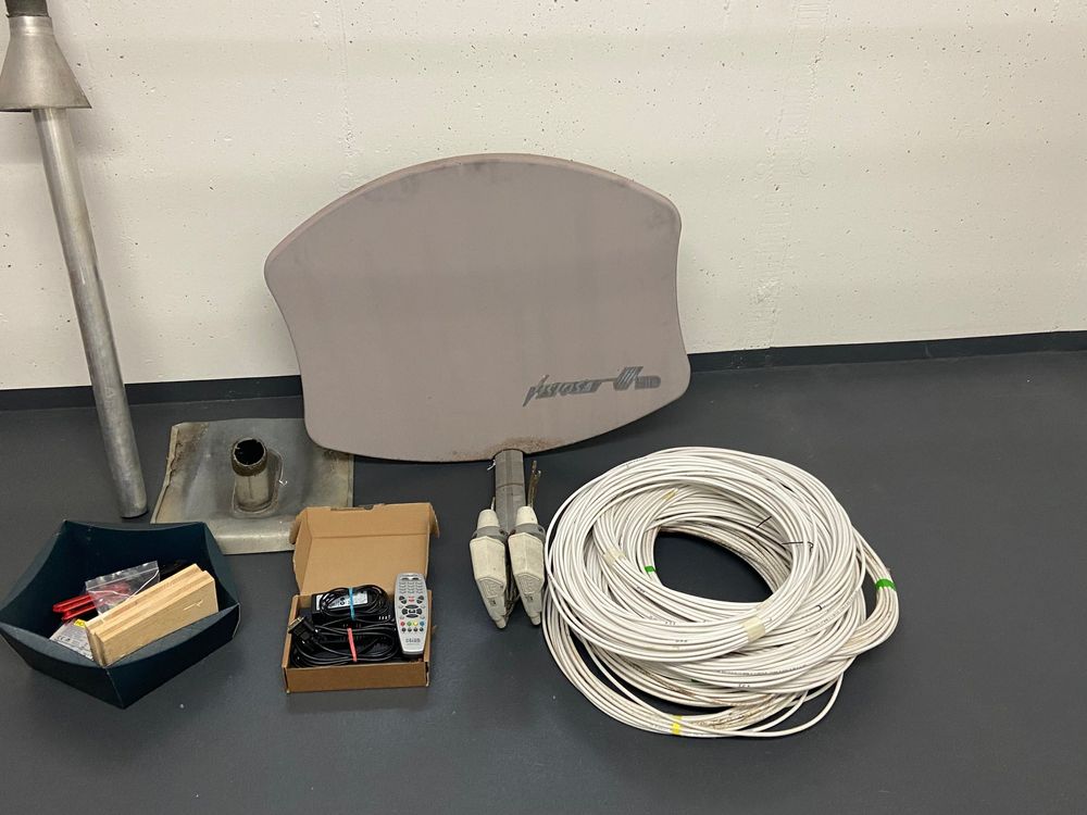 Satellitenanlage Schüssel, Receiver, Kabel Kaufen auf Ricardo