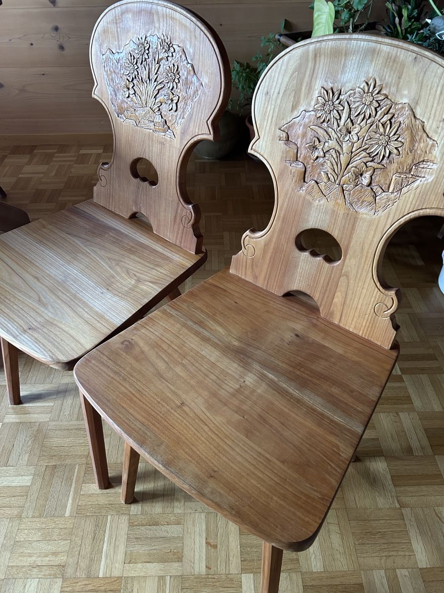 Sedie: Stuhl Stabelle Kirschbaum Holz handgeschnitzt – Usato da Wengi b. Frutigen venduto da Niesen3714 2
