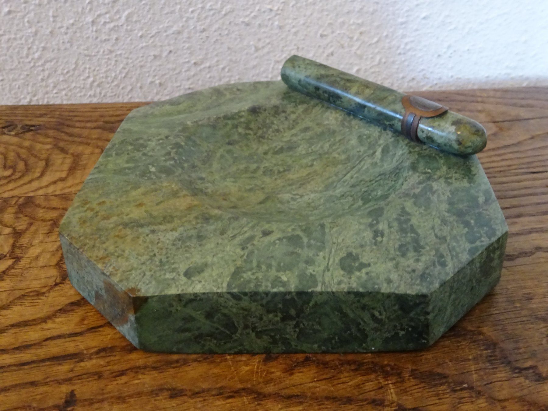Portacenere: Aschenbecher Skulptur / Schweizer Jade? – Usato da Esslingen venduto da eintagammeer 2