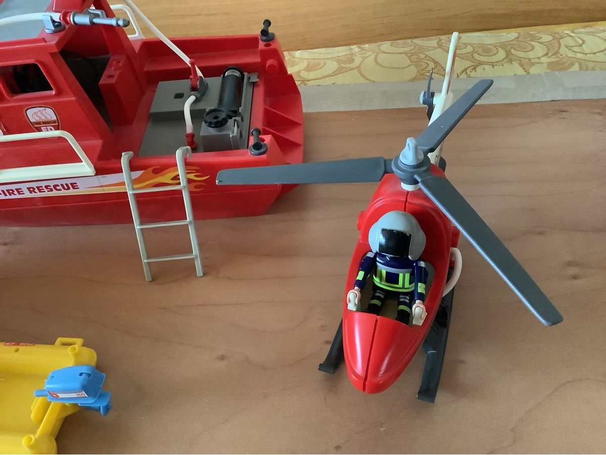 Playmobil Giocattoli: Playmobil Feuerwehrschiff, Helikopter + U-Boot – Usato da Lausen venduto da Re4649 4