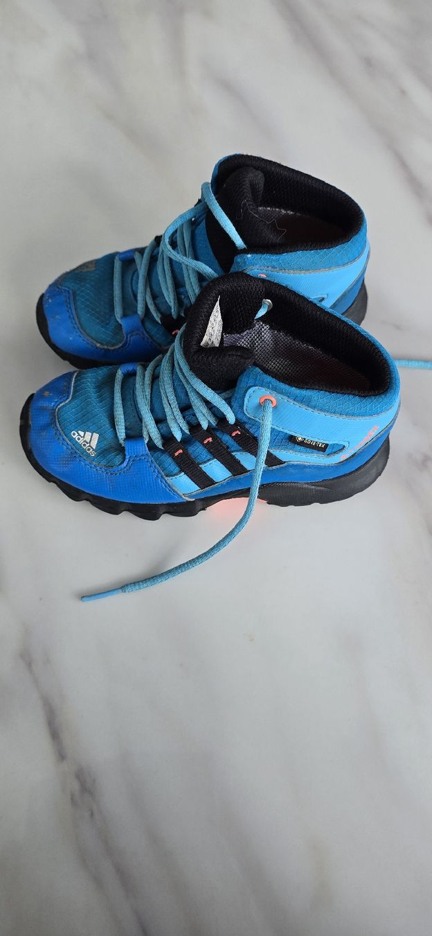 Adidas Scarpe per ragazzi: Gut erhaltene Adidas Terrex Grösse 27 – Usato da Studen BE venduto da Spez3 2