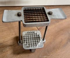 Spezielles antikes Küchengerät Pommes Frites Schneider alt