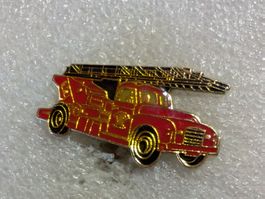 Ansteckpin 109: Feuerwehr LKW