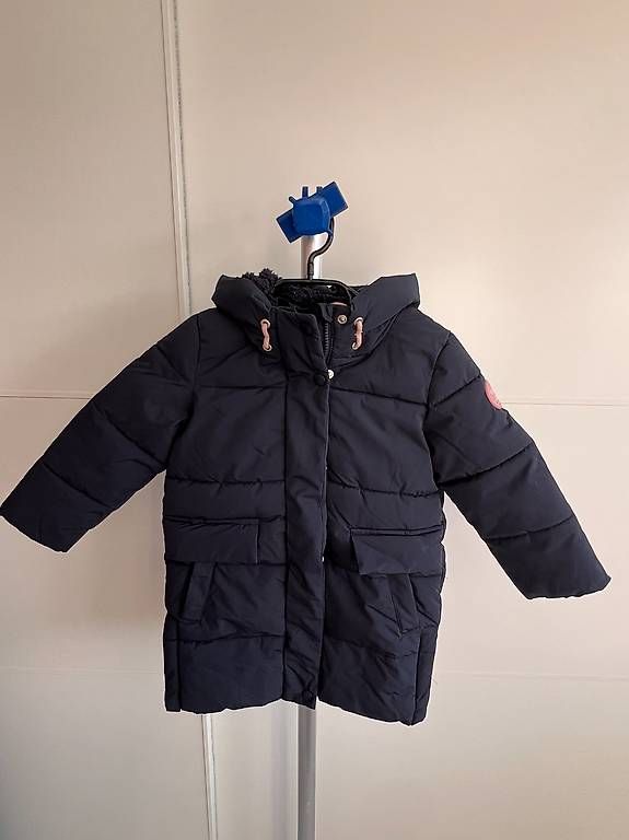 Vestes & Manteaux: Wintermantel Mädchen Jacke Grösse 104 – D'occasion à Thal par maesi86