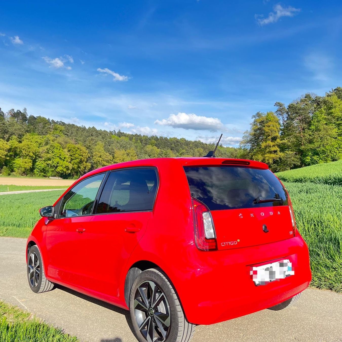 Skoda Automobili: Top Elektro-SKODA Citigo e - Service-MFK-04.26-8xPneu – Usato da Zürich venduto da olioli4 1