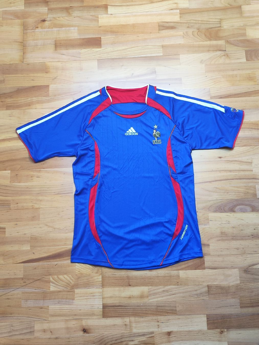 Adidas Canottiere & Pantaloni: Retro Frankreich Heimtrikot 2005/06 – Nuovo (secondo la descrizione) da Breitenbach venduto da Lqris