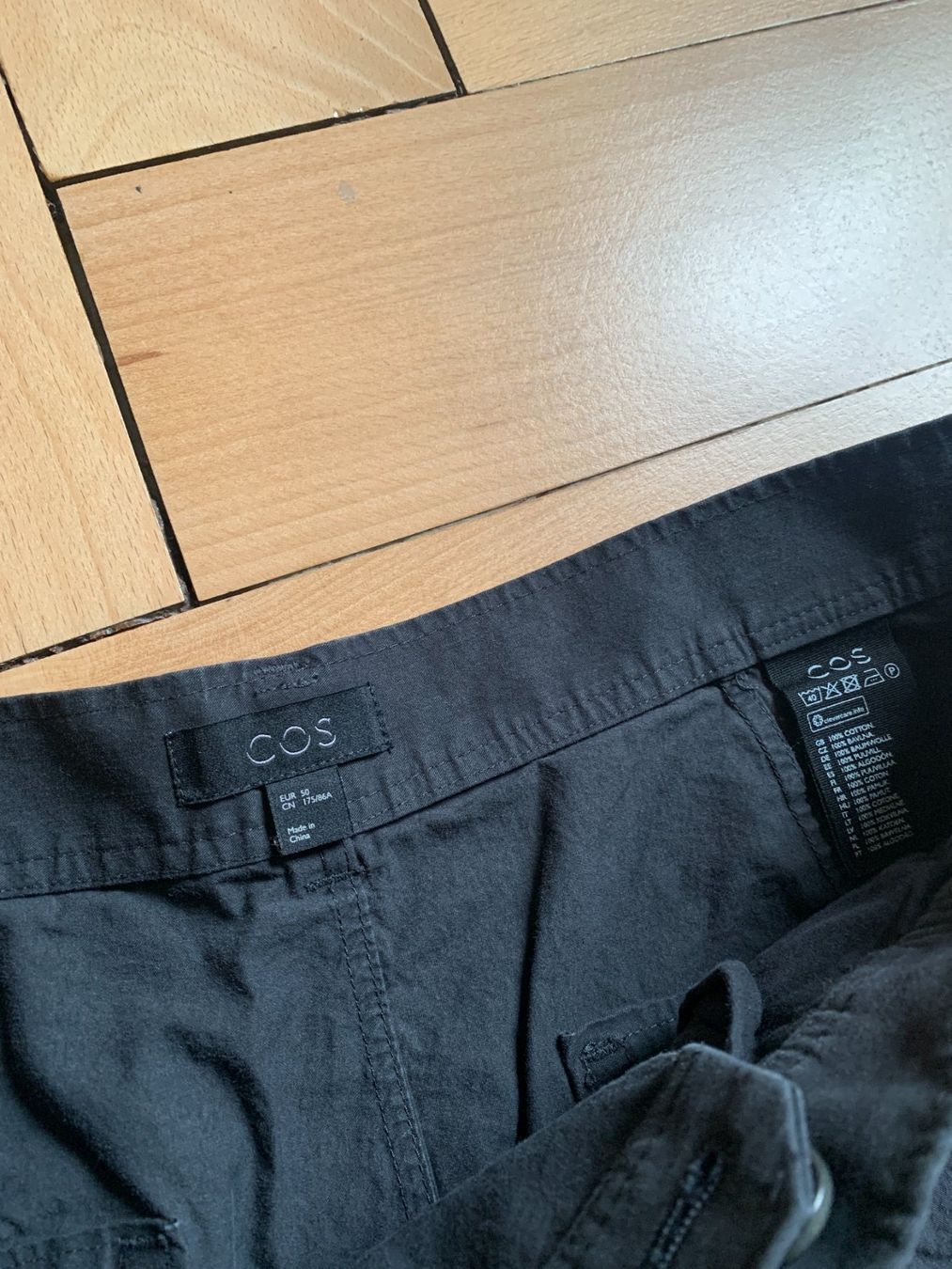Cos Hosen: COS - Cargo Hose schwarz 50 – Gebraucht aus Zürich von Diazaio 2