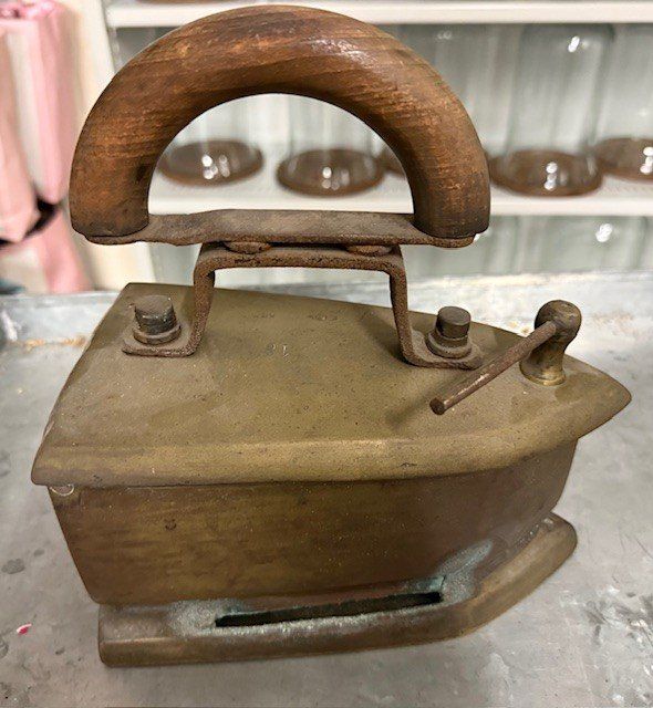 Ferri da stiro: Vintage‑Deko – Usato da Burgdorf venduto da ant_sp7x