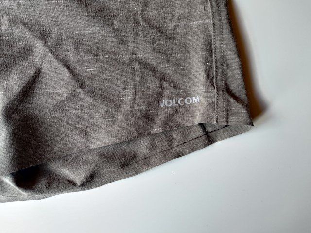 Volcom Pantalons: Volcom Hybrid Shorts – D'occasion à Attinghausen par muenz 1