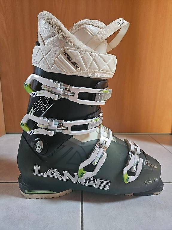 Lange Scarpe da donna: Skischuhe Damen Lange 26.5 – Usato da Birrhard venduto da pas_5sl2 1