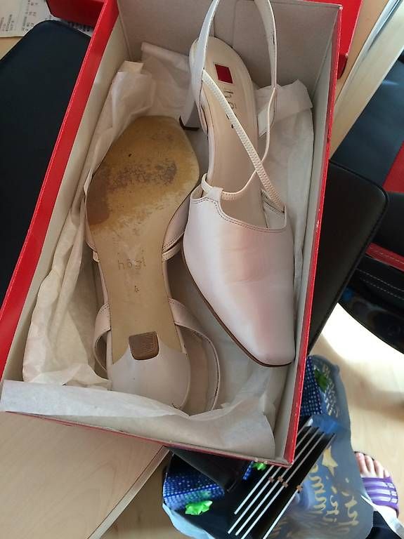 Damenschuhe: Hochzeitsschuhe warten auf einen zweiten Einsatz – Gebraucht aus Unteriberg von Pinkie1986