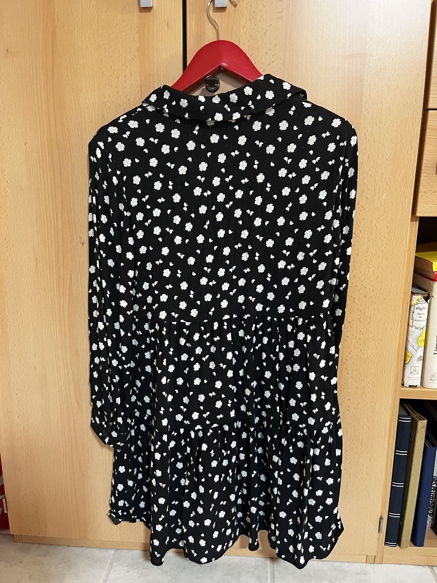 Zara Vestiti: Zara Kleid schwarz Blumenmuster Gr. S 36 – Nuovo (secondo la descrizione) da Zürich venduto da tamaramaya 2