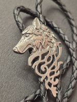 29) Bolo-Tie Westernkrawatte Wolf Tribal-Optik Silber