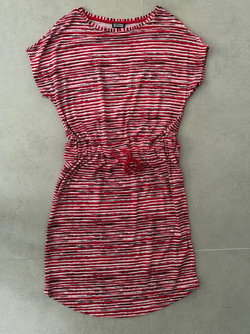 Vestiti: Robe rouge/blanc, taille M – Usato da Lutry venduto da Ronaldf