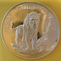 Pièce 10 FR 1968 République du Niger Lion large , Argent 900