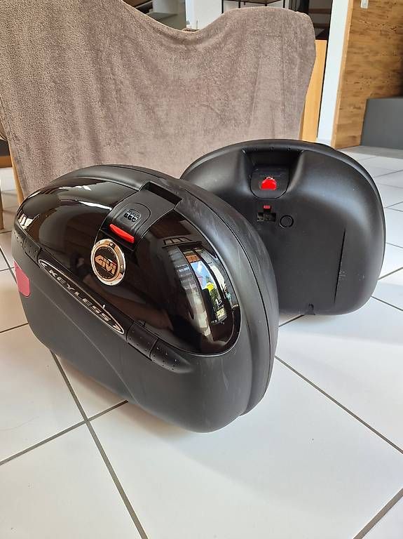 Givi Reisekoffer: Paire de valises latérales GIVI E41 / 2x 41 litres – Gebraucht aus Moutier von Kimi22