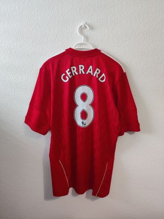 Liverpool (Gerrard #8) 2010/11 (L)