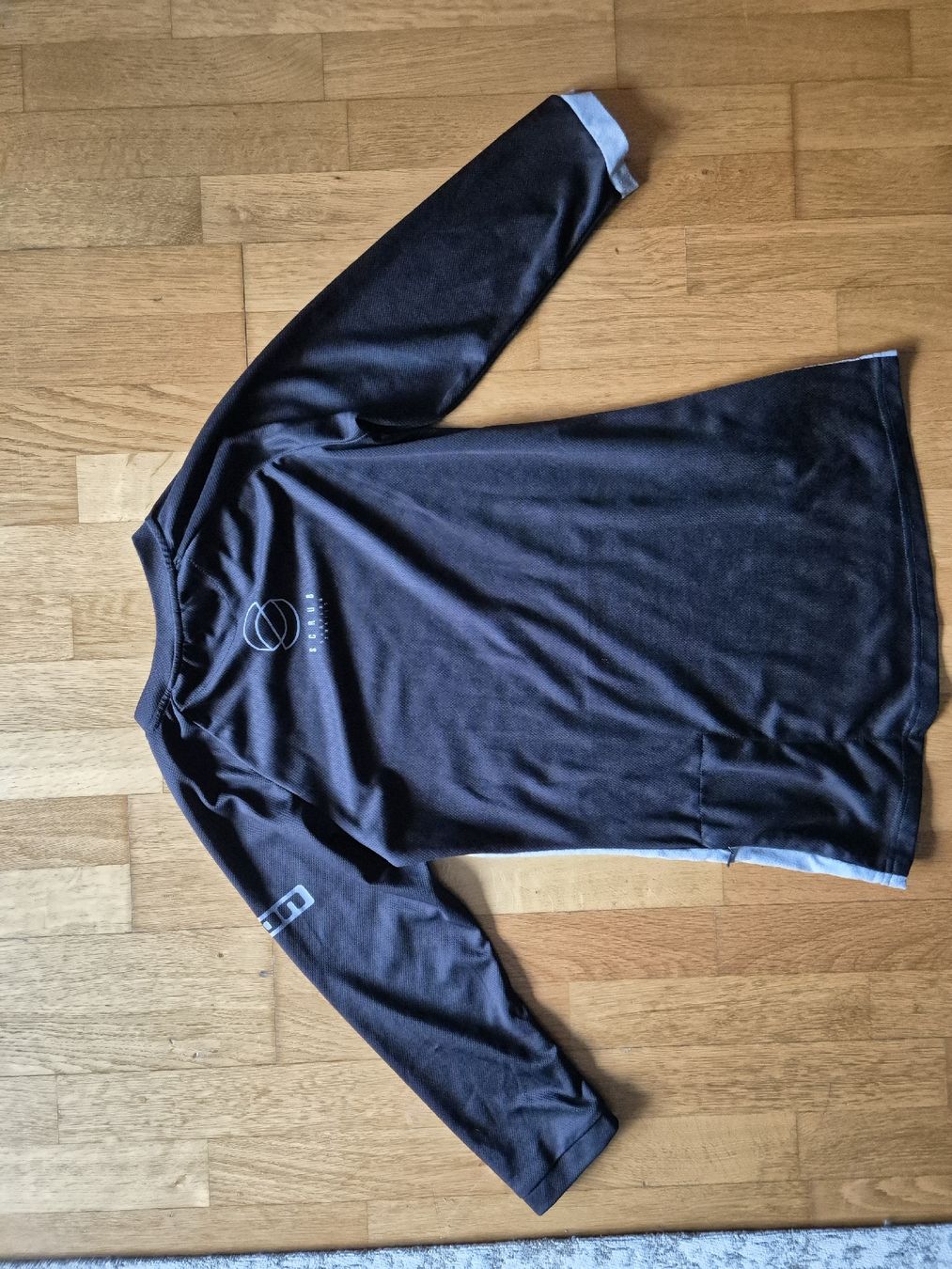 T-Shirts: ION Scrub bikeshirt - Grösse 36/S – Gebraucht aus Zürich von Chiara_ 2