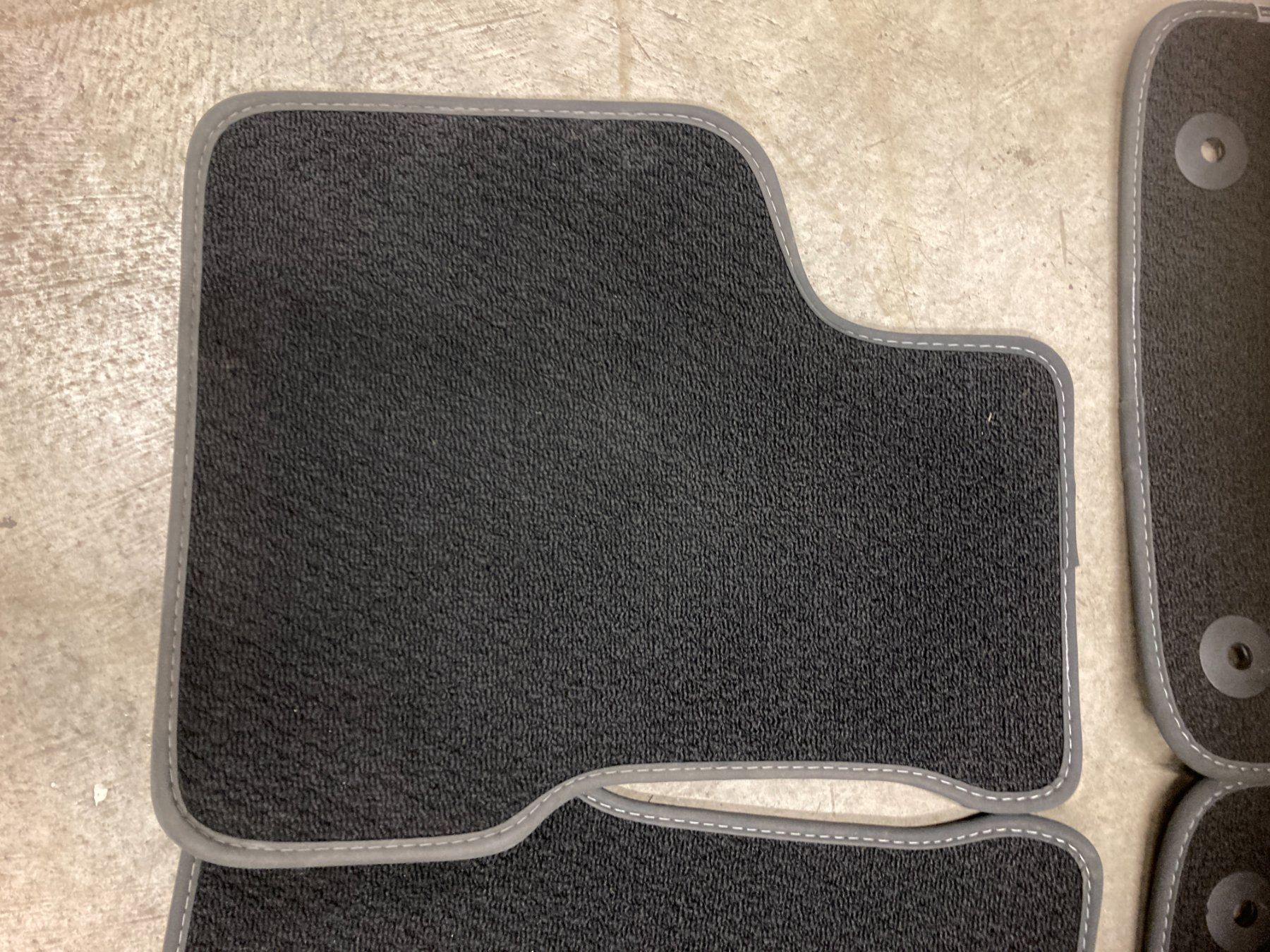 Jeep Tappeti & Tappetini: Satz Bodenteppiche Jeep Comapss – Usato da Cham venduto da WB2223 1