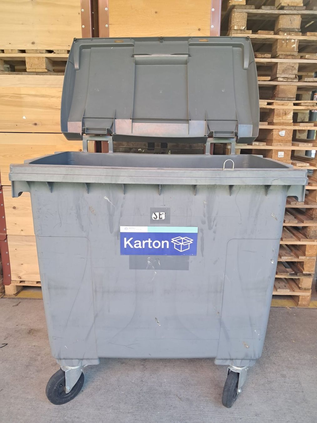 Altro per Ufficio & Commercio: Abfallcontainer 770L, Müllcontainer auf Rollen, Container – Usato da Zürich venduto da Lia107 2