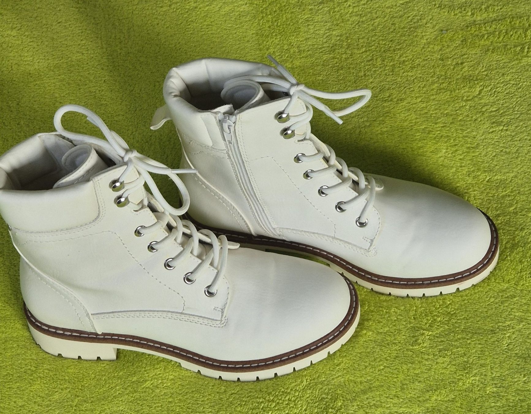 Scarpe da donna: Boots winterweiss, Grösse 39 – Usato da Winterberg ZH venduto da Gemini63 1