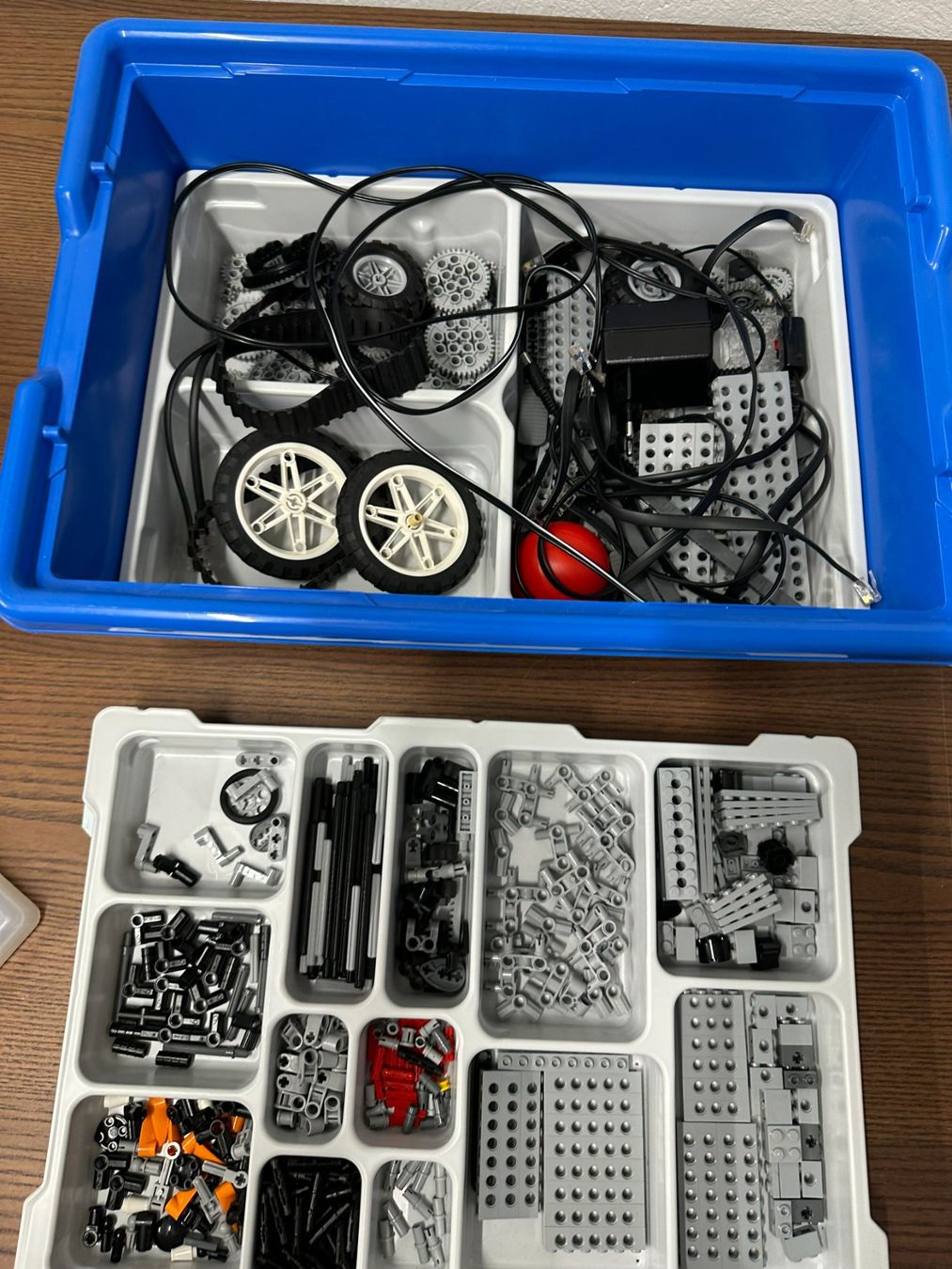 Lego Kit di costruzioni: LEGO Education 9648 MINDSTORMS NXT Technic mit Box – Usato da Dübendorf venduto da Limmatwerk 4