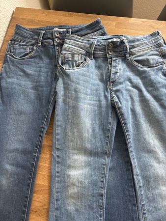 Damen Jeans Grösse 38 hell + dunkelblau Chicoree