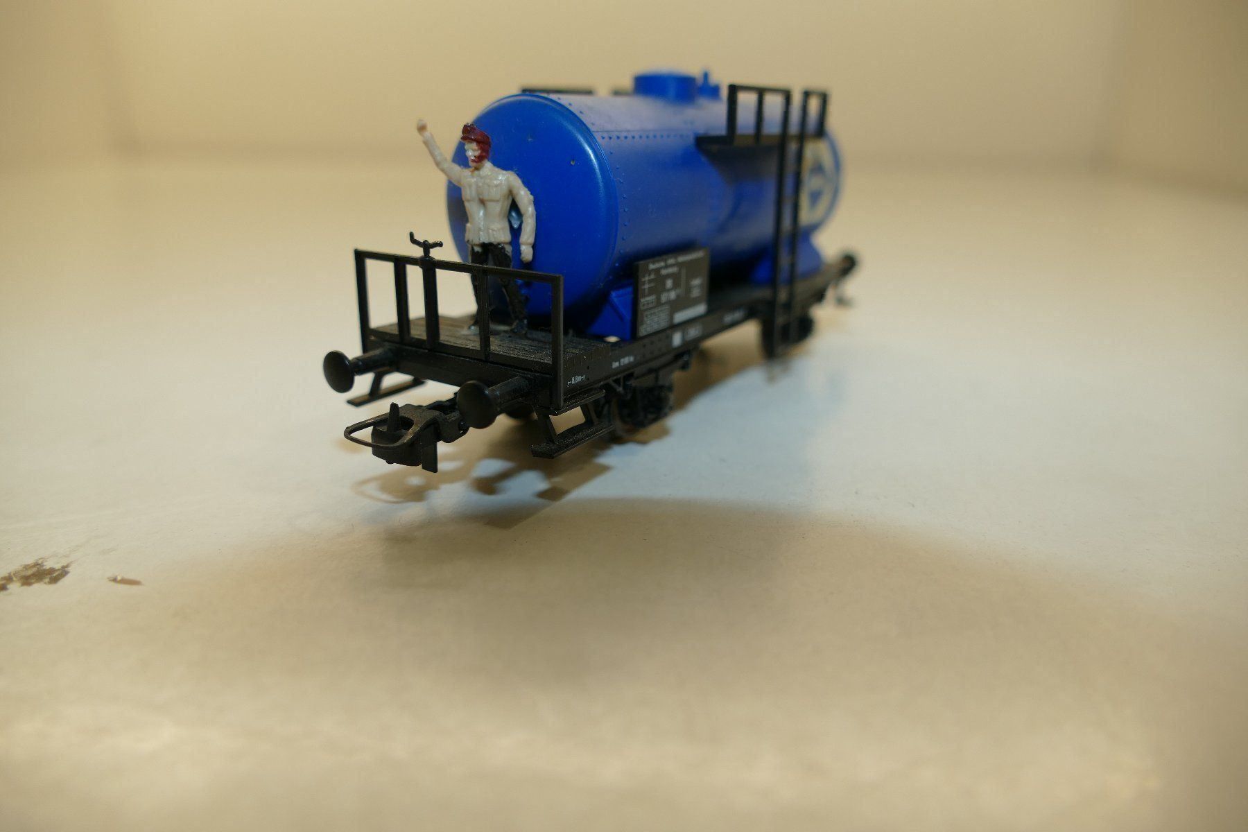 Roco Modellini di ferrovie: Roco H0: DB Kesselwagen Aral – Usato da Niederhasli venduto da rail-duerst 1