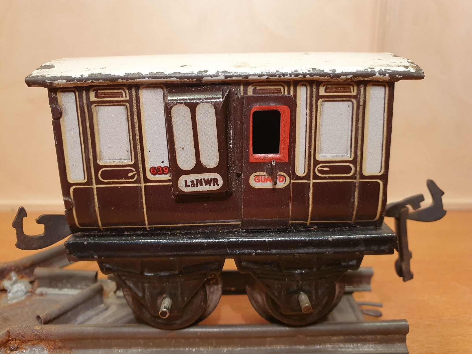 Modellini di ferrovie: Antiker Bing englischer Postwagen in Spur 0 – Usato da Riehen venduto da Sandra184 4