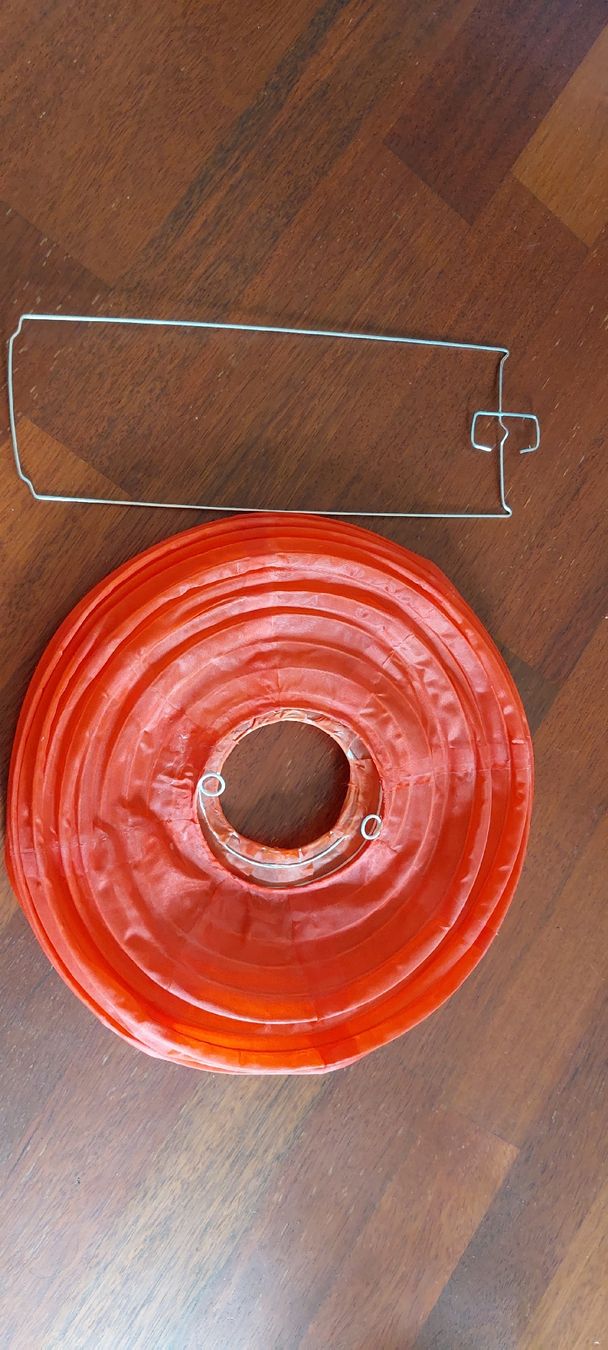 Lampade: Round Paper Lantern Red Medium Size – Usato da Vevey venduto da kowabunga 1