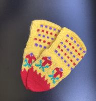 Gestrickte Socken Blumenmuster Grösse 36/37 neu