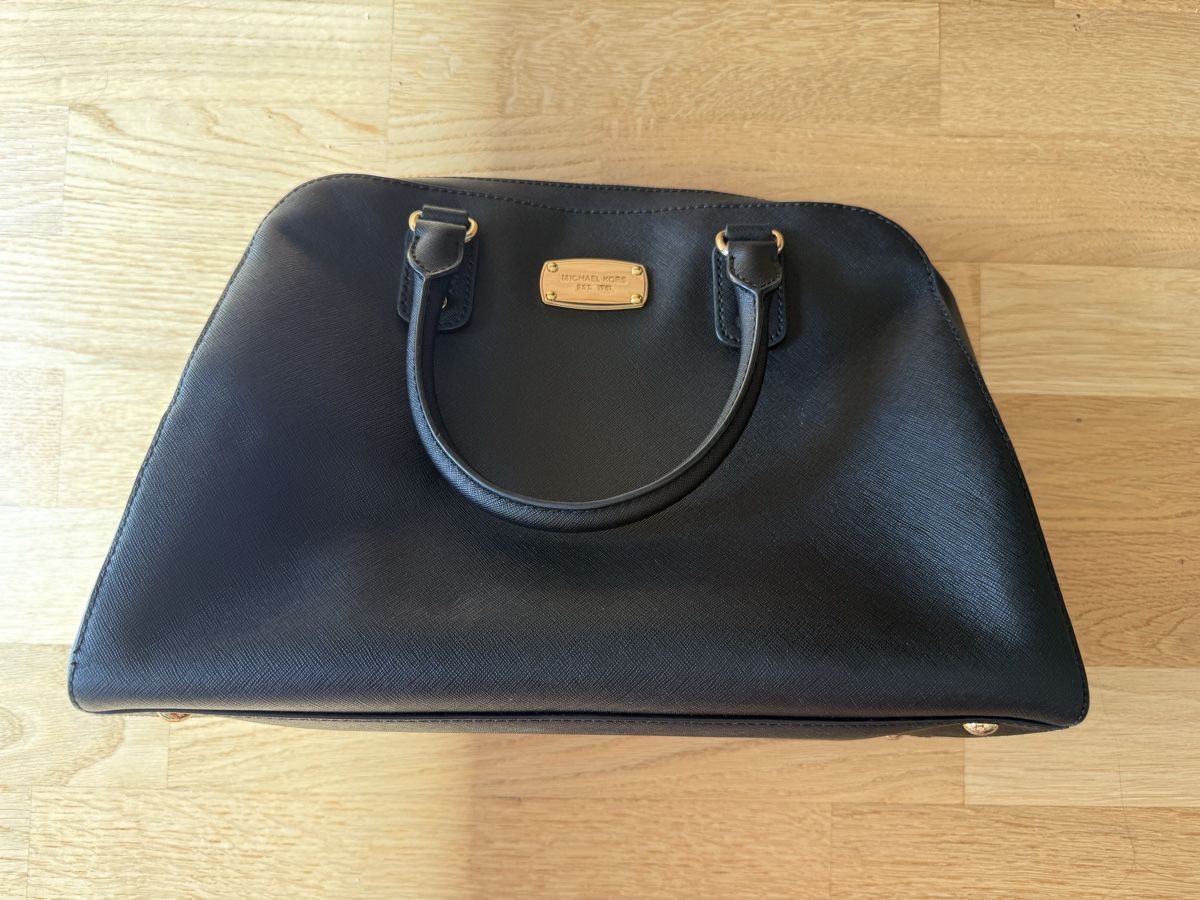 Michael Kors Borse da donna: Handtasche Michael Kors schwarz gebraucht – Usato da Niederwangen BE venduto da lua_xy5n