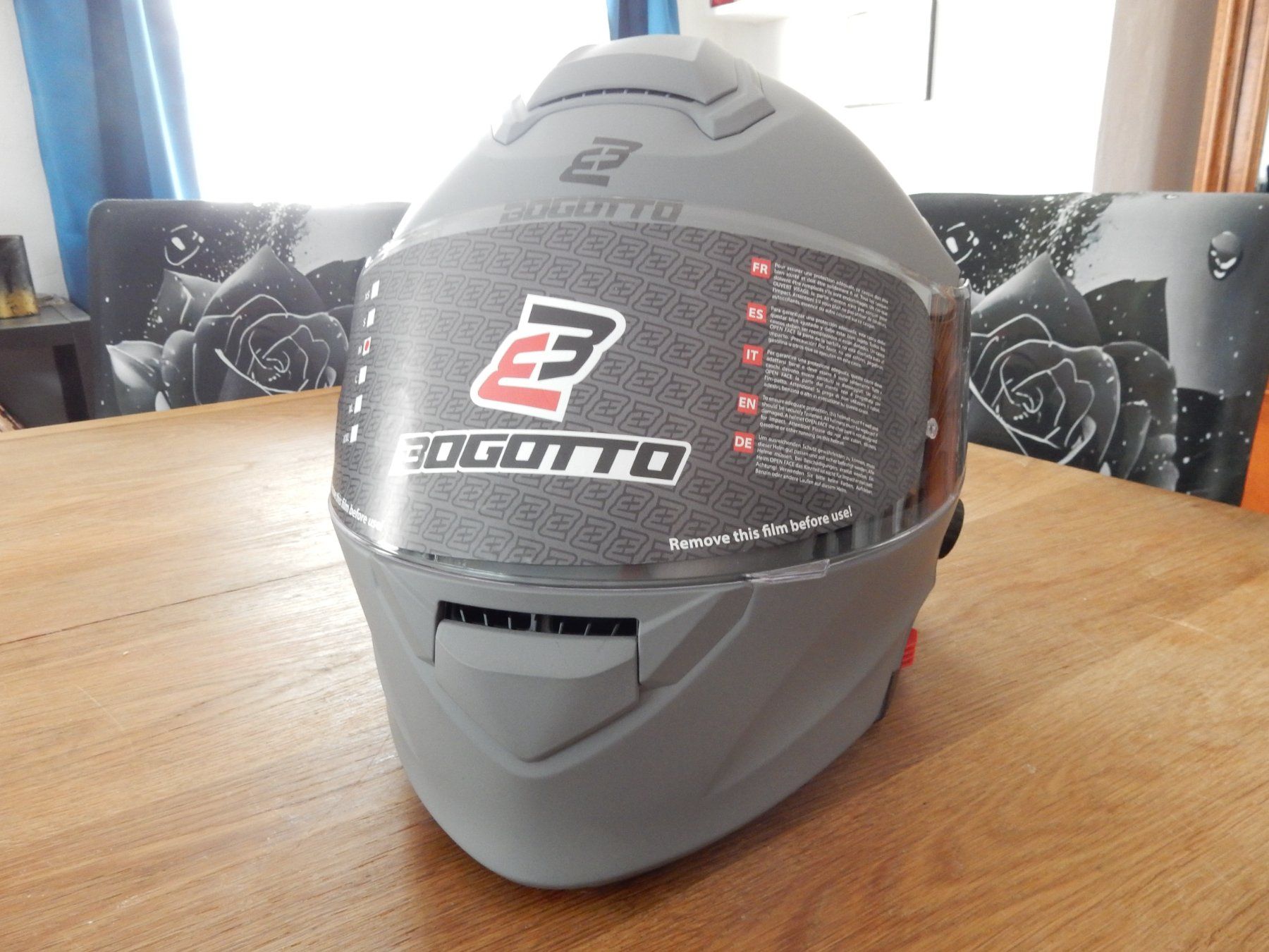 Caschi & visiere: Motorrad Helm Neu Ungetragen Grösse M – Usato da Balsthal venduto da Subaru11 4