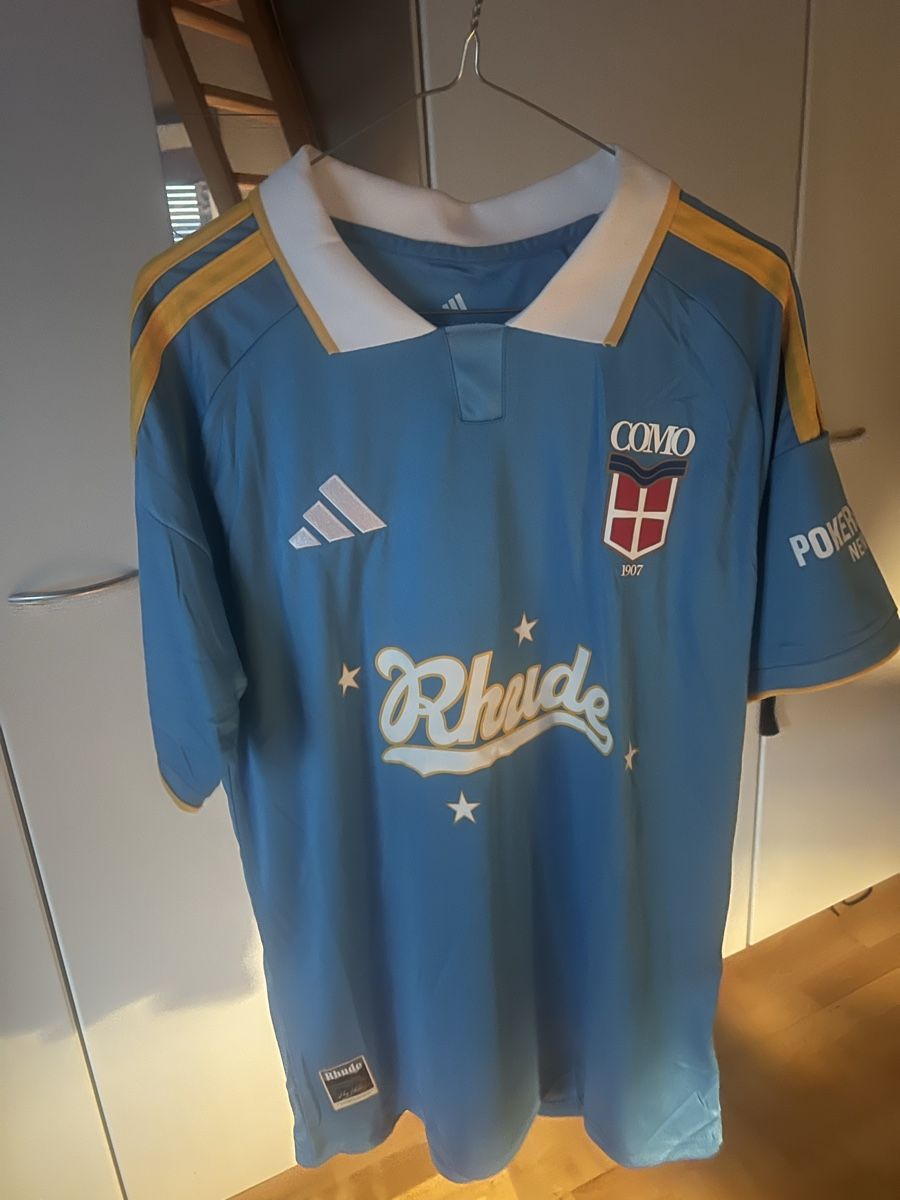 Adidas Canottiere & Pantaloni: FC Como X Rhudes Jersey – Usato da Villars-Ste-Croix venduto da Maaaat