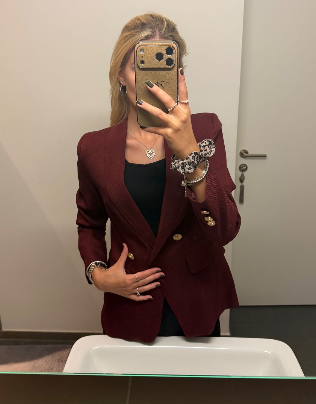 Giacche: Taillierter Blazer Bordeauxrot – Nuovo e nell'imballaggio originale da Dietikon venduto da meeelissaa