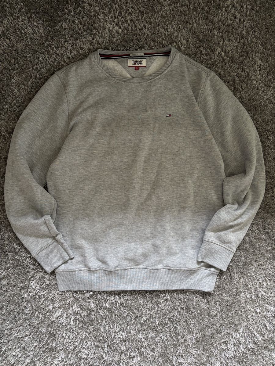 Tommy Hilfiger Maglioni & Felpe: Tommy Hilfiger Grey Sweatshirt – Nuovo (secondo la descrizione) da Brislach venduto da edu_t6pq