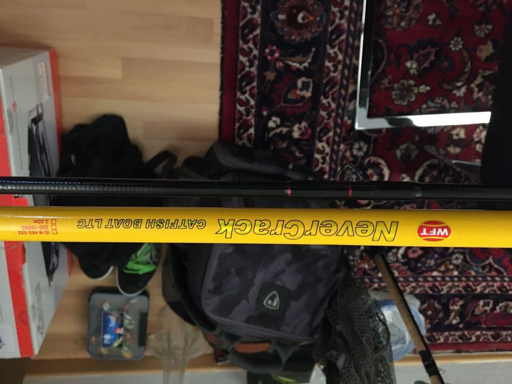 Canne WFT Never Crack Tele Power 2,70m 50-100g - Téléréglable Carbone - Jaune
