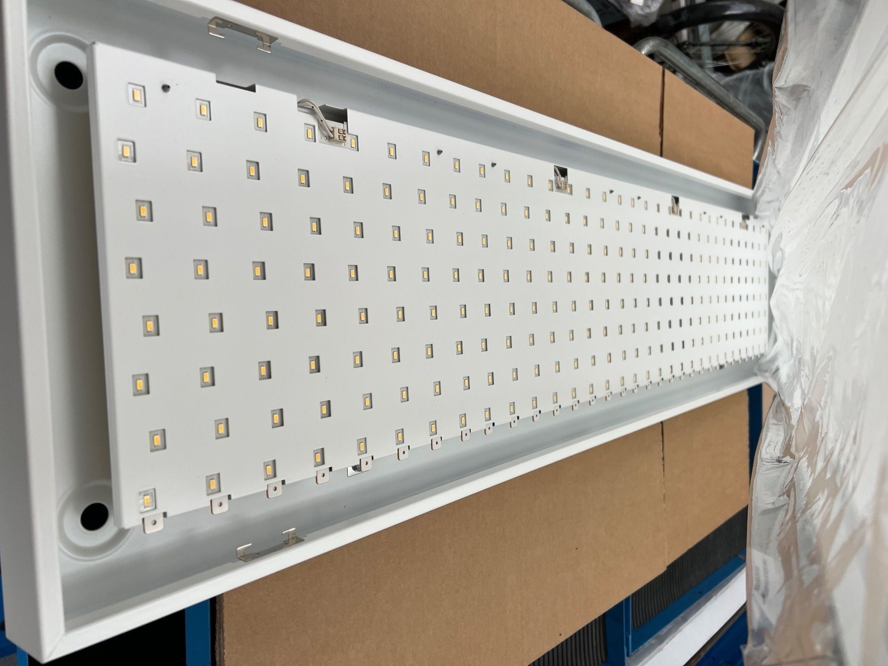 Lampade: TRILUX BELVISO D2 – Nuovo e nell'imballaggio originale da Mägenwil venduto da BackInWhite 1