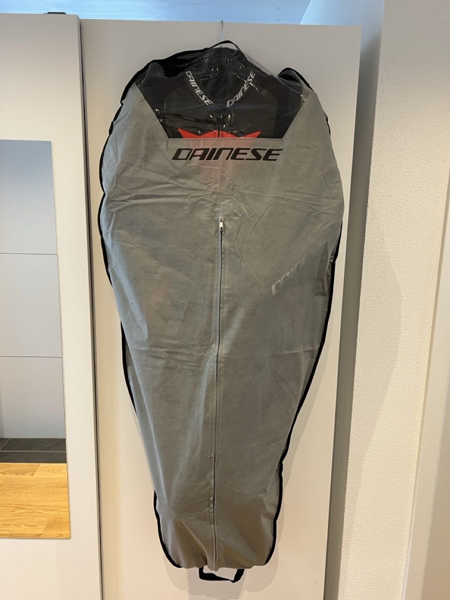 Dainese Completi: Dainese Laguna Seca 4 Grösse 48 – Usato da Rüeggisberg venduto da NVisuals 2