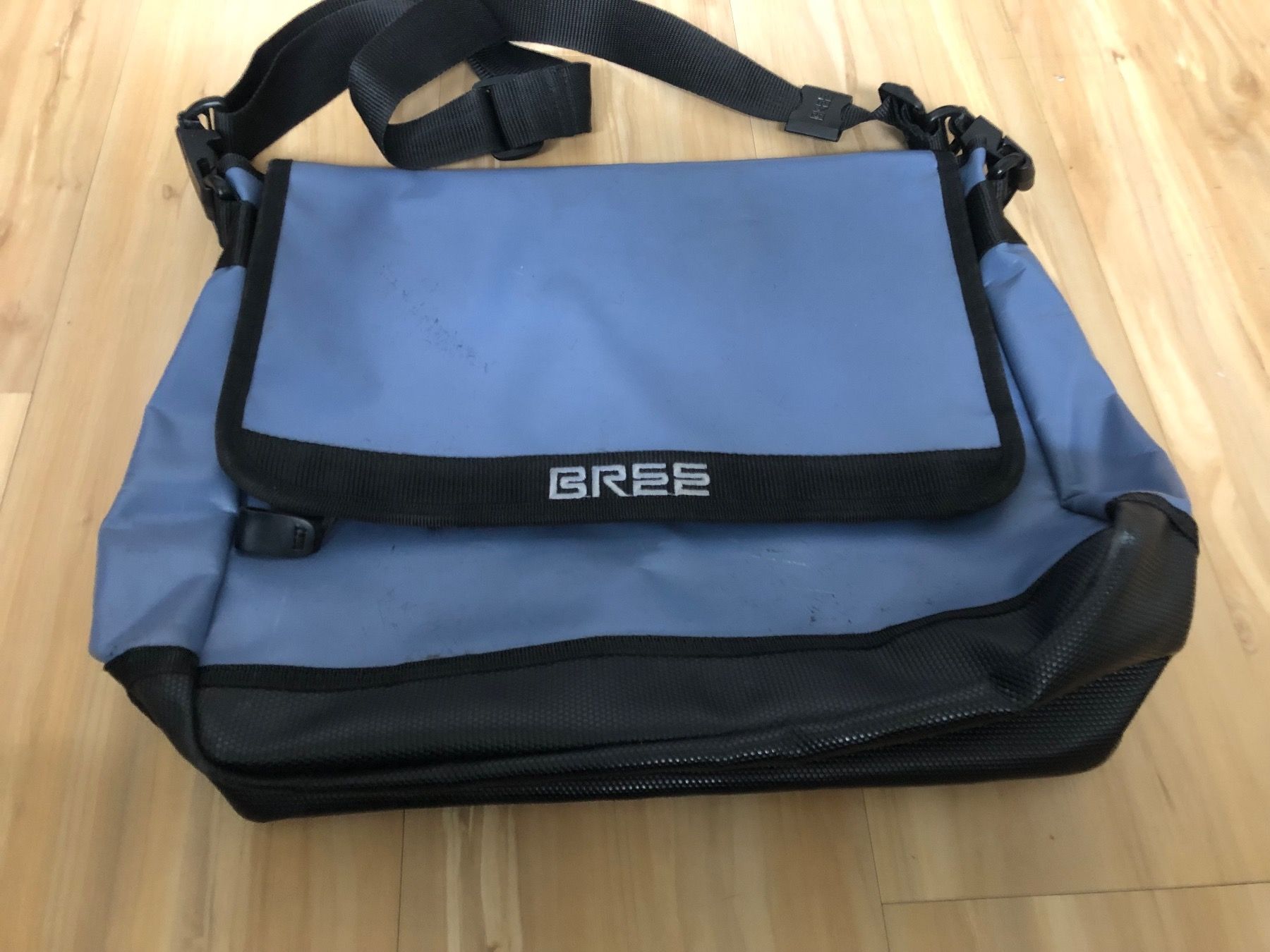 Bree Borse: Bree Tasche Handtasche Reisetasche Blachentasche – Usato da Frauenfeld venduto da Babytimmy 1