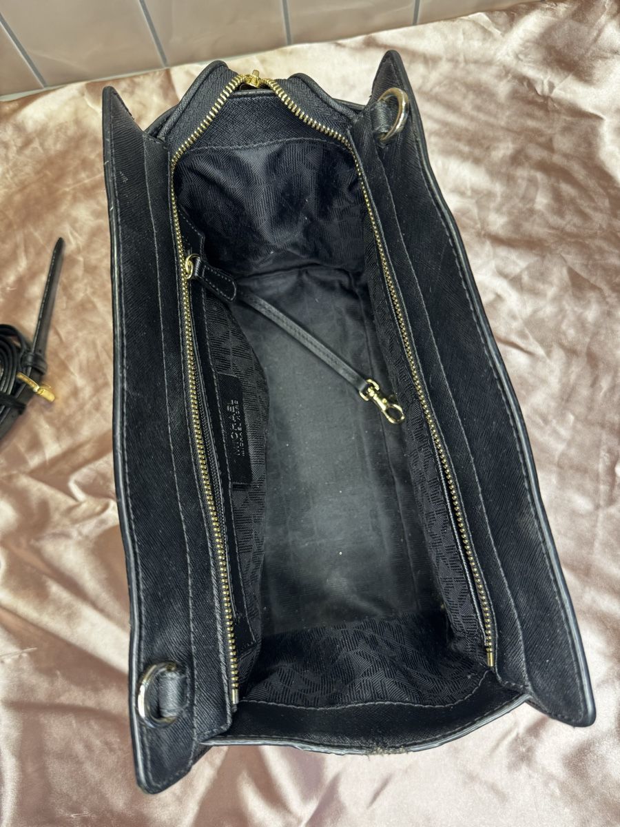 Michael Kors Taschen für Damen: Michael Kors Handtasche Schwarz – Gebraucht aus Winterthur von Deskom 1