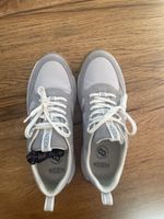 Turnschuhe 