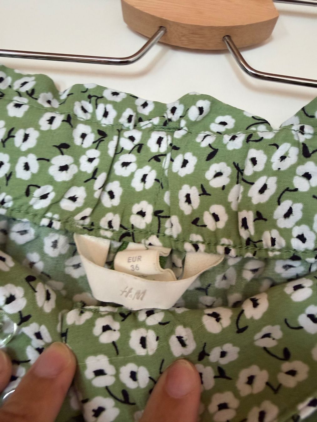 H&M Hosen: Shorts – Gebraucht aus Grandvaux von b_lucia_s 2