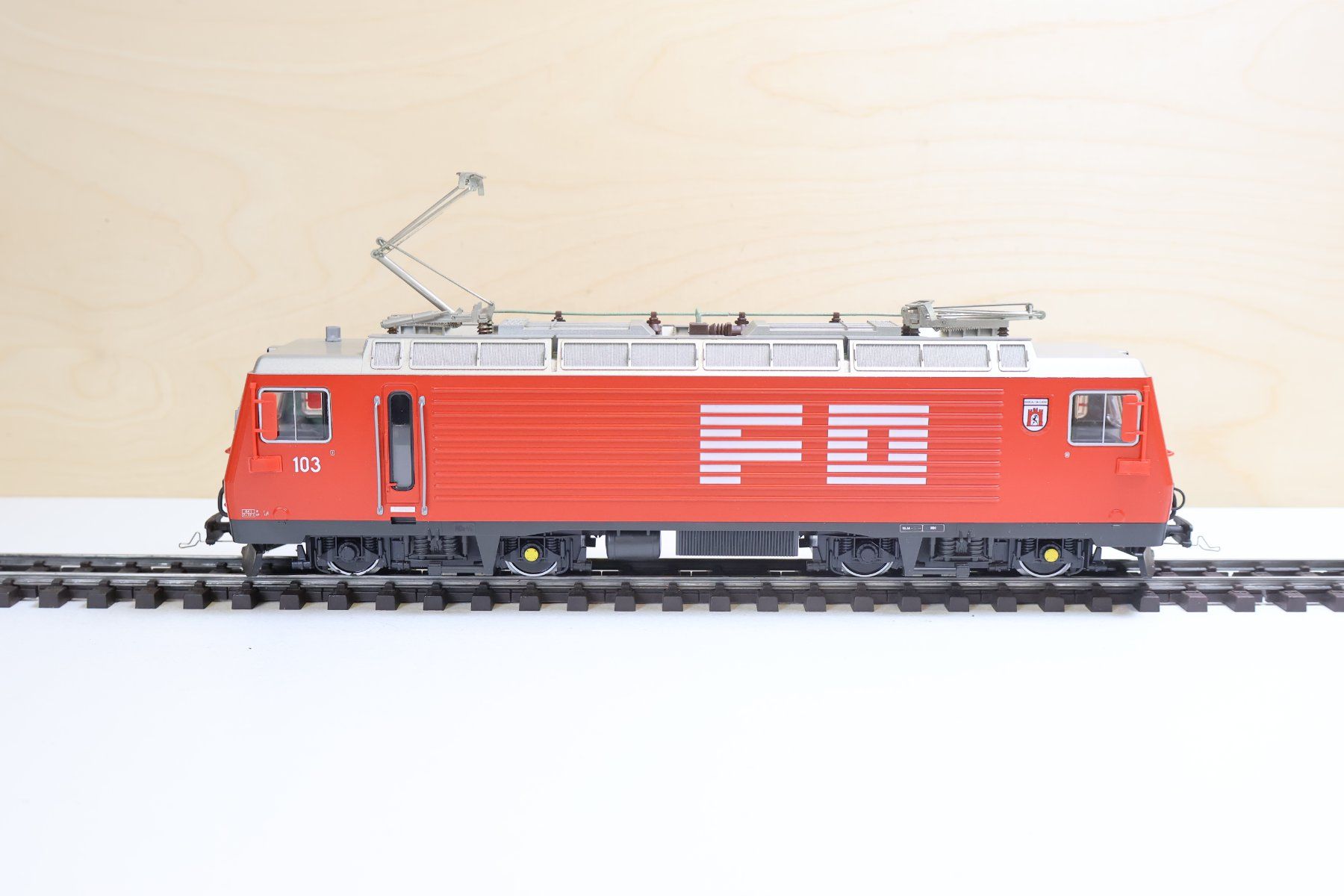 Fama Modellini di ferrovie: FAMA Alpenbahn FO Zahnrad E-Lok - 0m – Usato da Winterthur venduto da Monstera 6