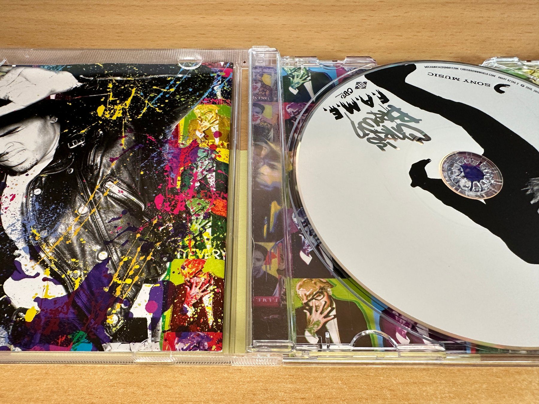 CD: Chris Brown – F.A.M.E. – Usato da Rikon im Tösstal venduto da Alpenmutz 2