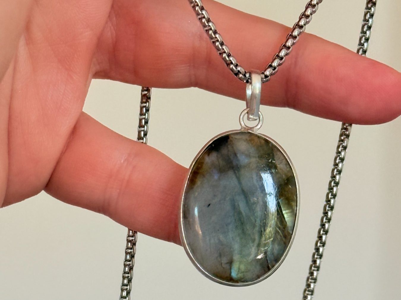 Colliers: Collier avec Labradorite – Neuf avec emballage d'origine à Genève par AWWA