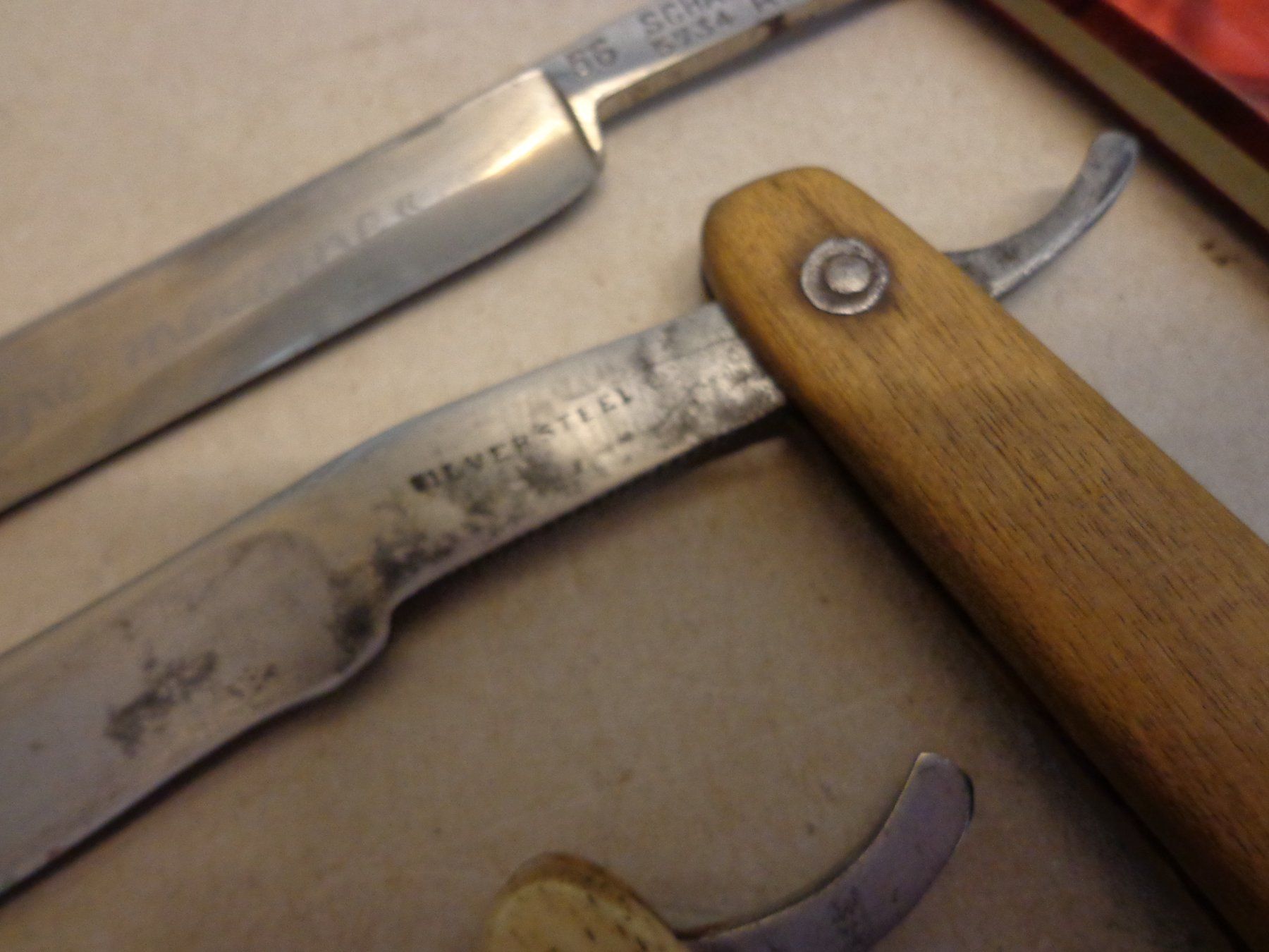 Rasierapparate & Rasierklingen: 3 alte Rasiermesser und 1 Etui – Gebraucht aus Zofingen von schmidi67 2