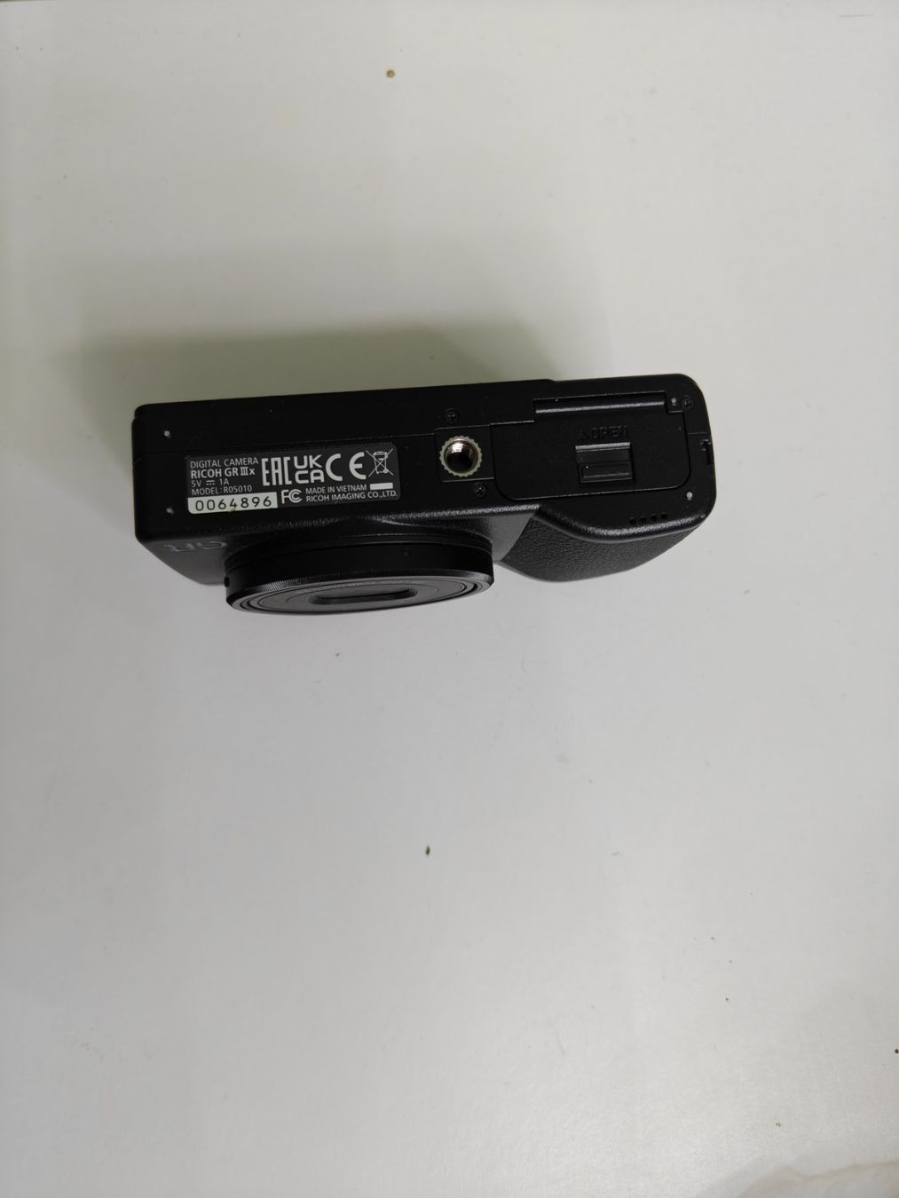 Ricoh Kamera: RICOH GR IIIx Ab 400.Fr – Gebraucht aus Solothurn von Electronic.3 4