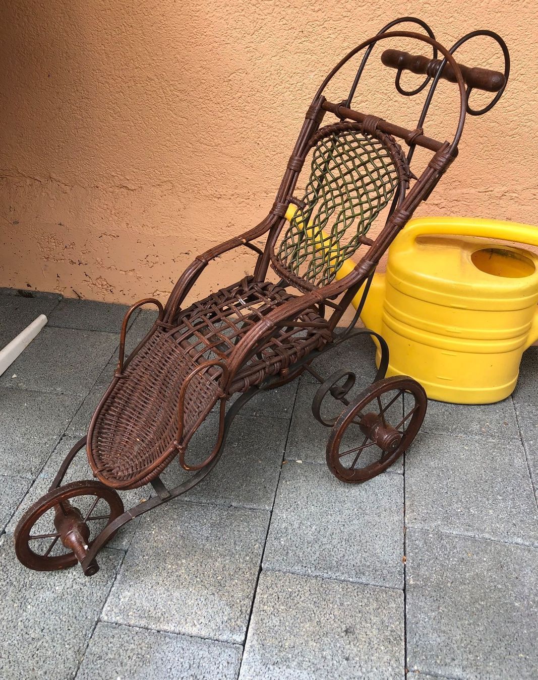 Carrozzine per bambole: Puppen-Sitzwagen – Usato da Lenzburg venduto da Alfred1341