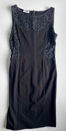 Schickes, schwarzes Kleid von Moschino mit Spitze, Gr. S